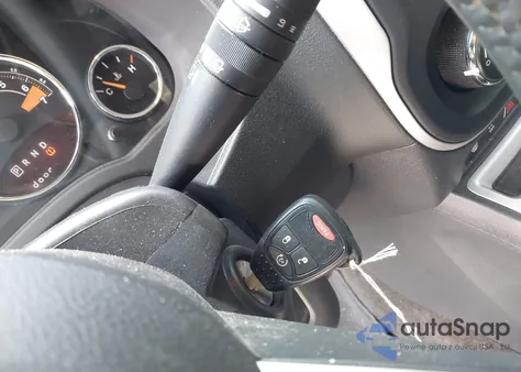 2015 Jeep Compass Latitude из США, поврежденный, VIN 1C4NJDEBXFD162482